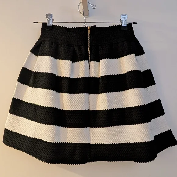 Black and White Striped Women's Skirt Size XS - Picture 2 of 3